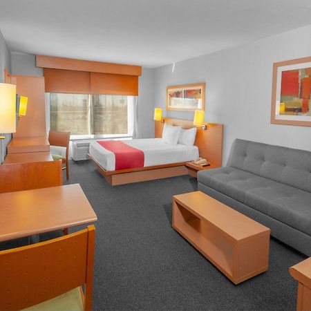 City Express By Marriott Celaya Parque Esterno foto