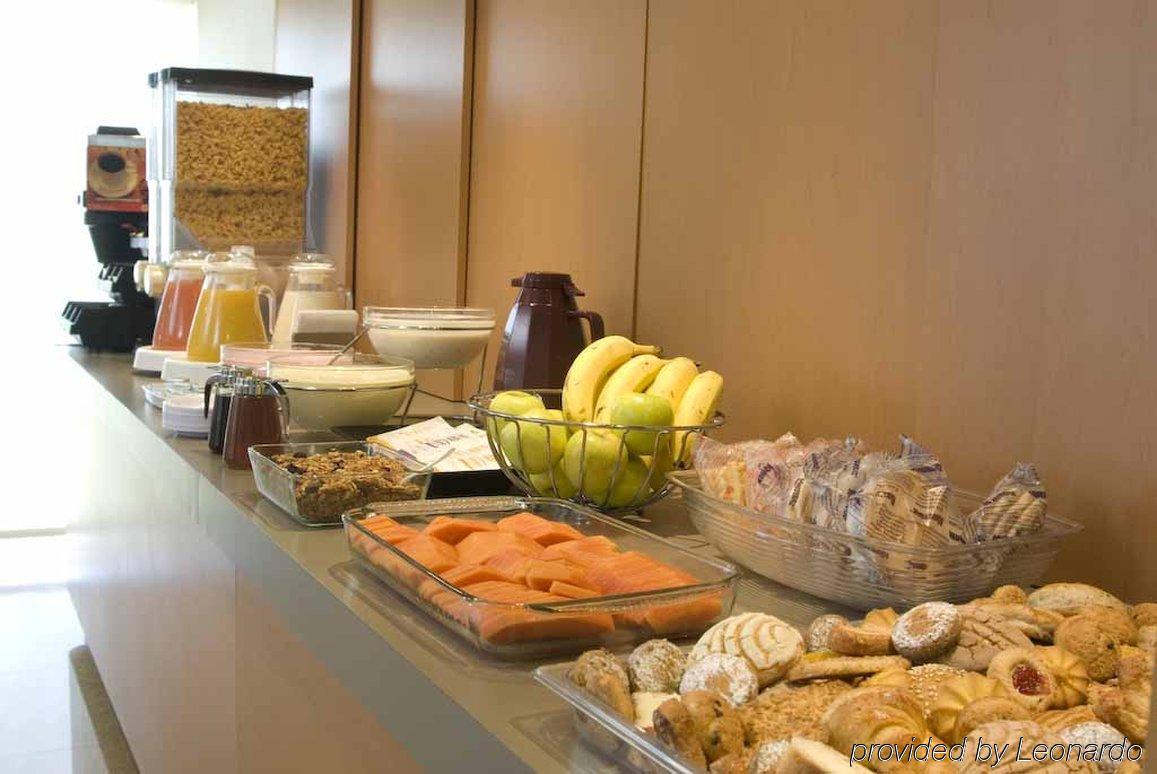 City Express By Marriott Celaya Parque Ristorante foto