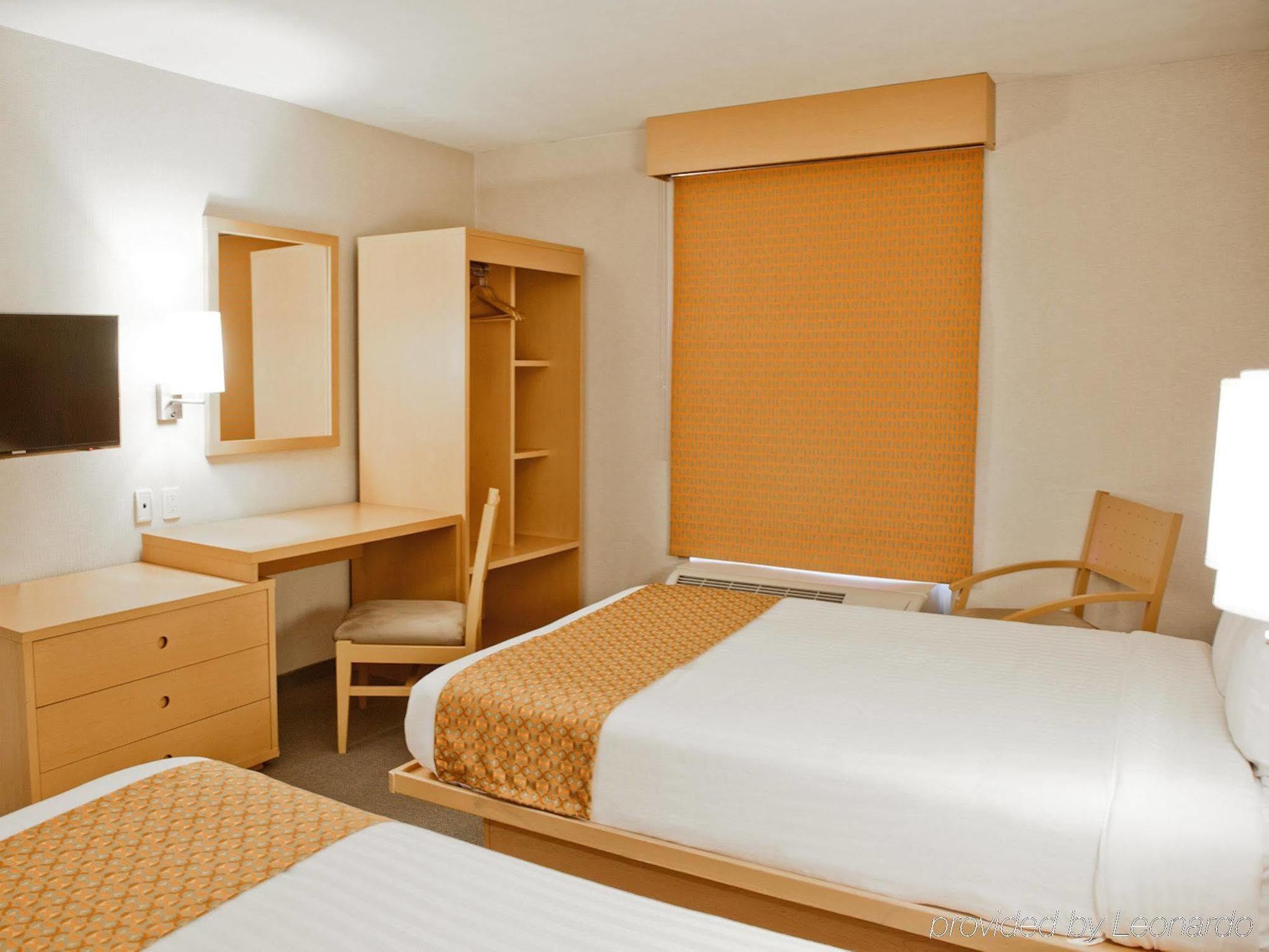 City Express By Marriott Celaya Parque Esterno foto