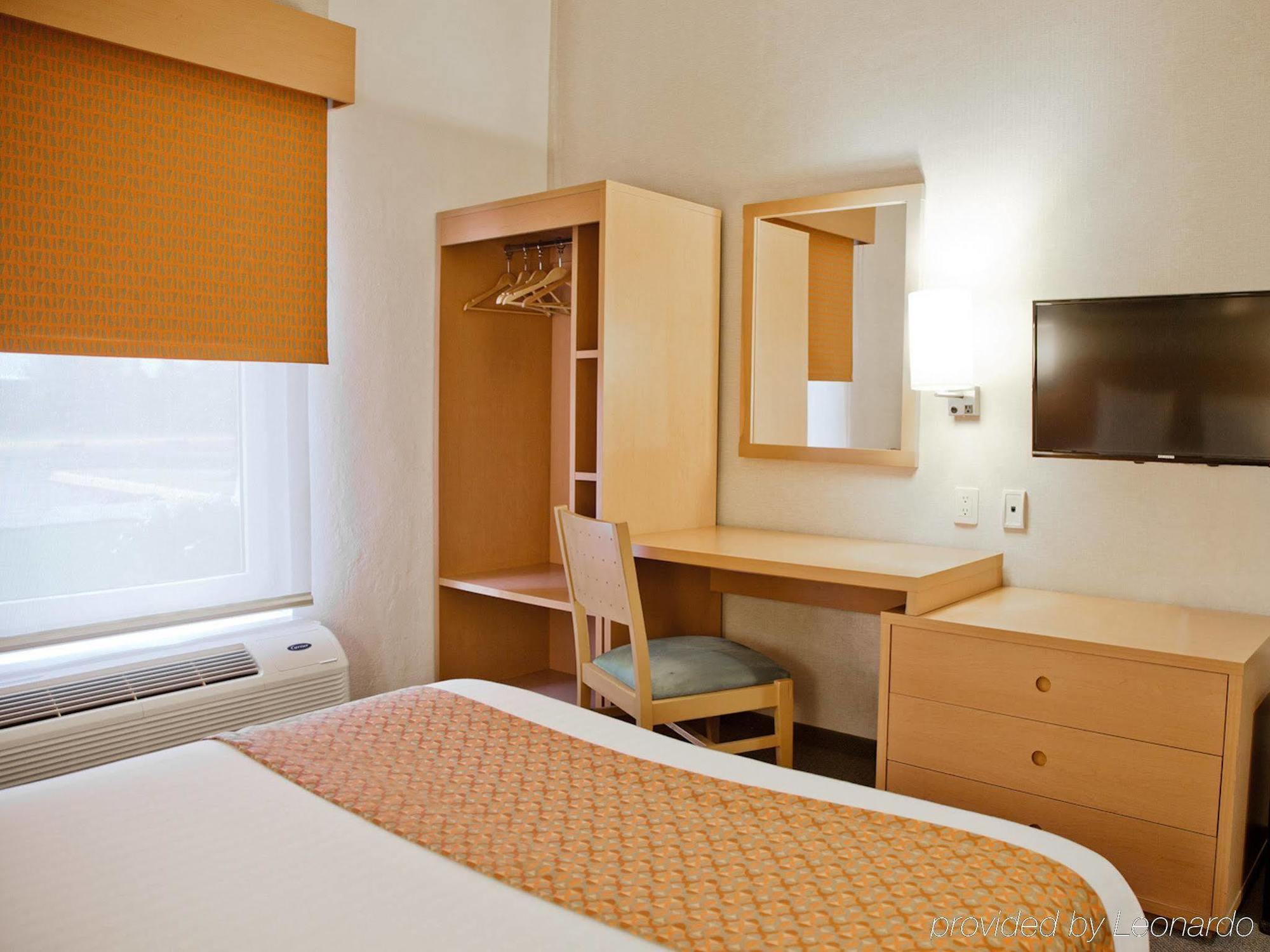 City Express By Marriott Celaya Parque Esterno foto