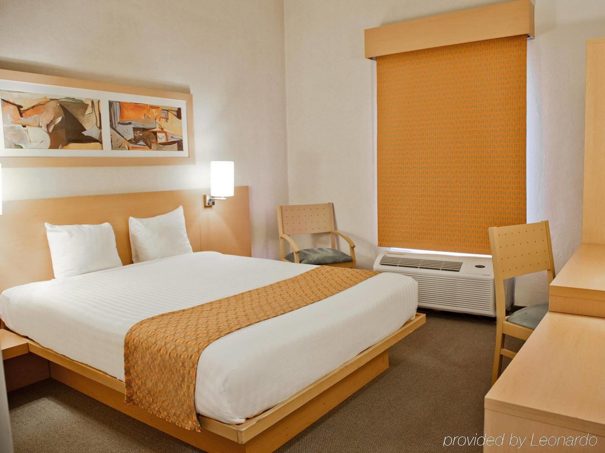 City Express By Marriott Celaya Parque Esterno foto