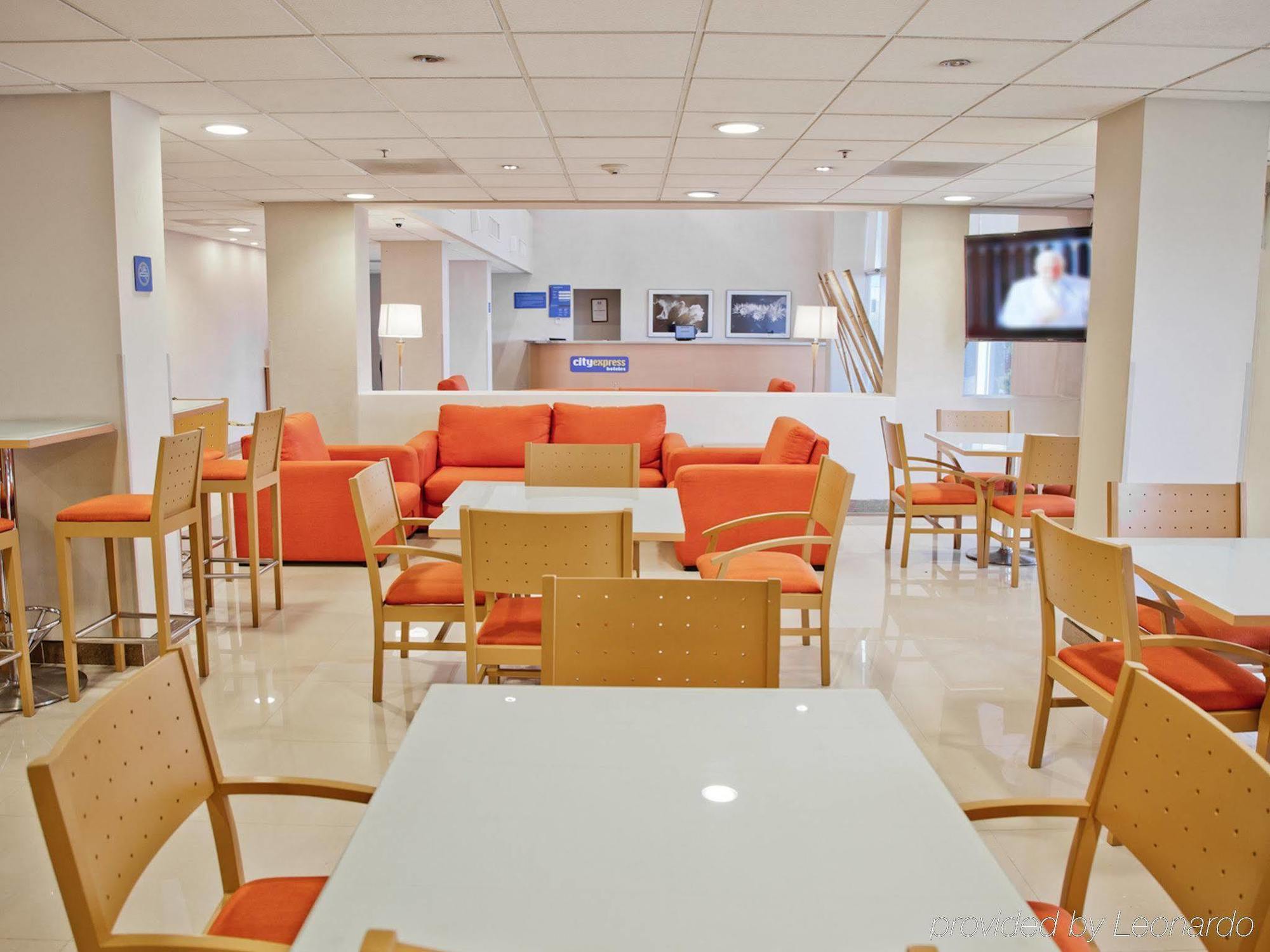 City Express By Marriott Celaya Parque Esterno foto