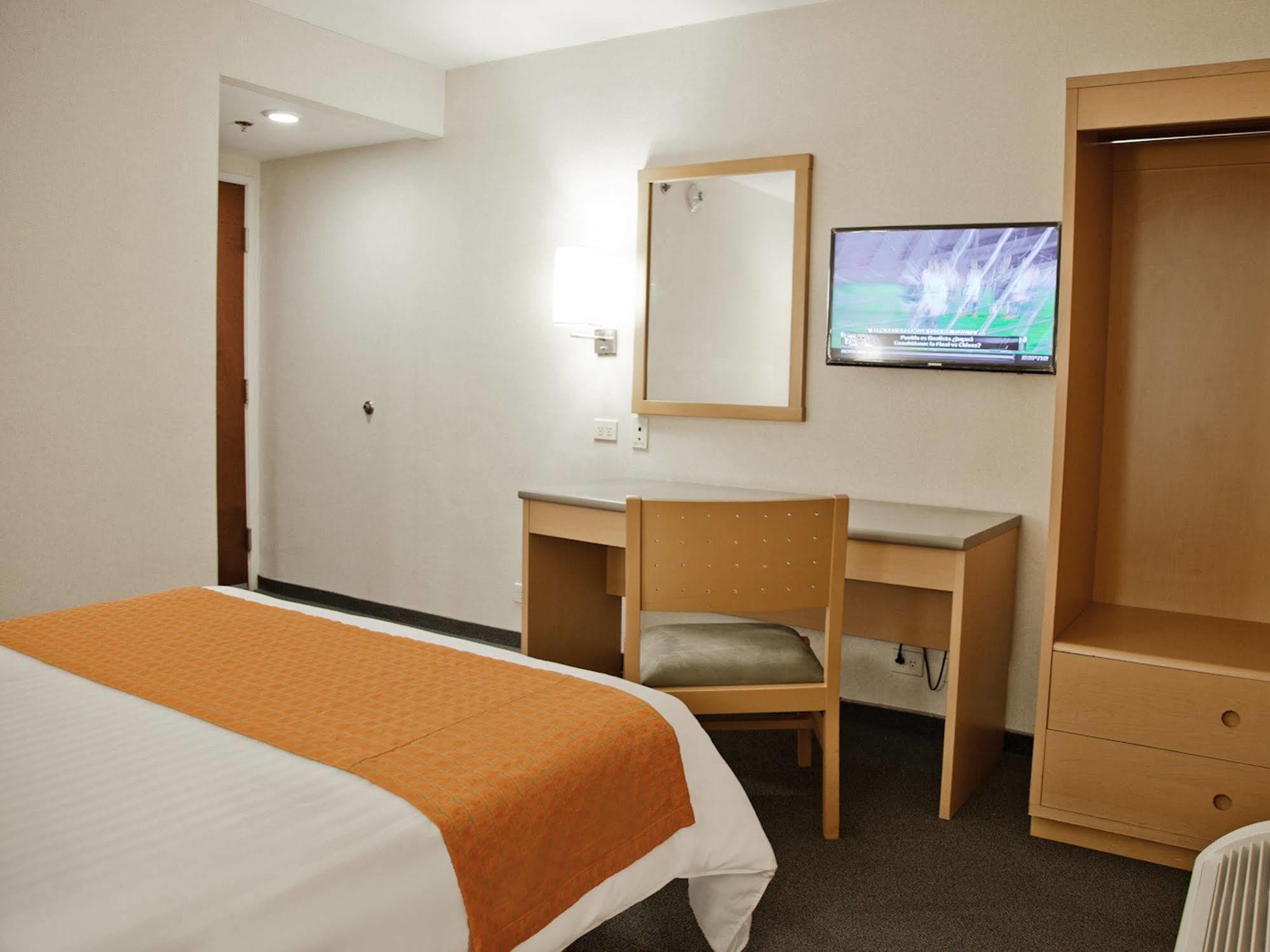 City Express By Marriott Celaya Parque Esterno foto